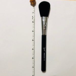 Sigma F10 Powder/Blush Brush